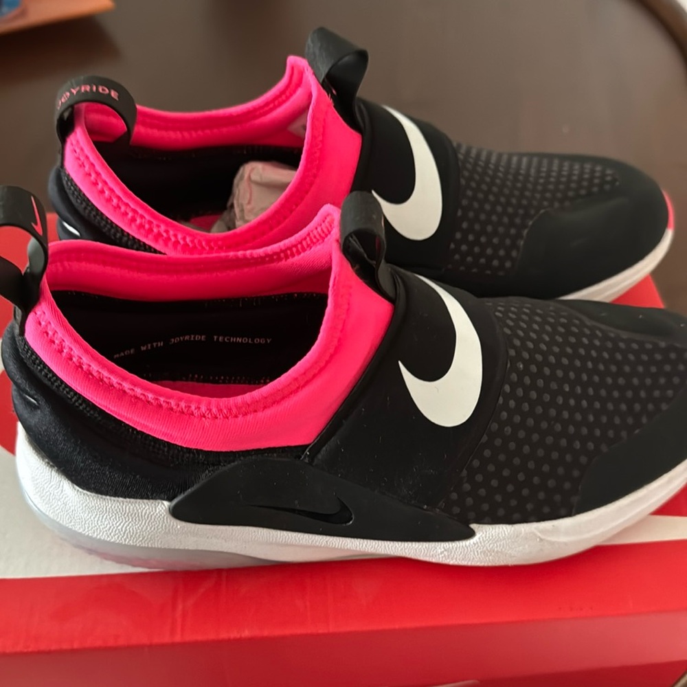 Nike joyride nova youth sneakers 5.5 women’s size 7
